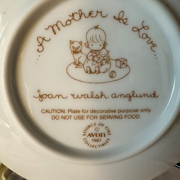 VINTAGE AVON MOTHER'S DAY PLATE – 1987 "A MOTHER IS LOVE" Collectible - Picture 4 of 7